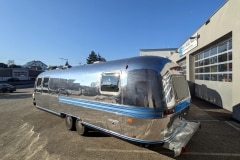 Airstream-Sovereign-1983-links-Heck-scaled