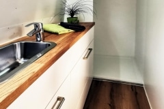 Airstream Living Tiny Home Kaufen Verkauf Wohnwagen Bad Dusche Handwaschbecken